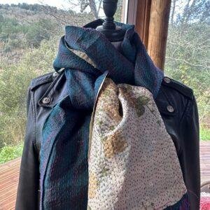 echarpe kantha bleu petrole et beige fleurs 7